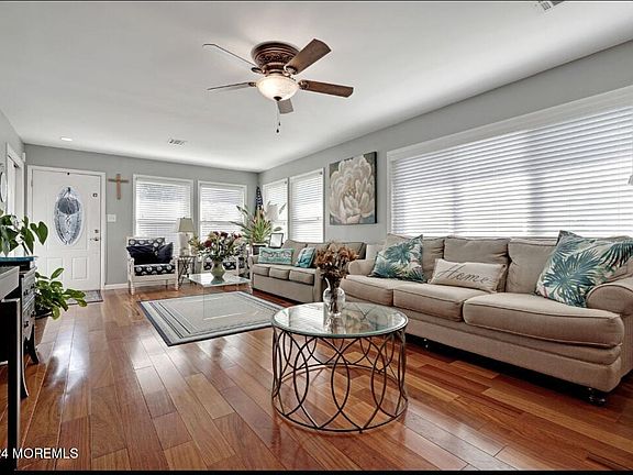 5th image of 17 Castle Harbor Drive