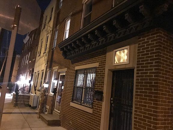 5th image of 826 W Oxford St