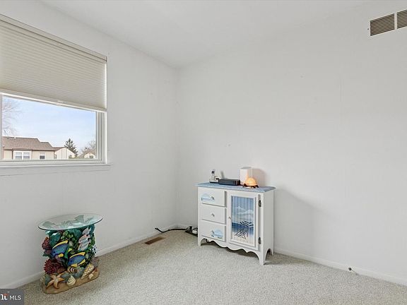 5th image of 631 Whittier Dr