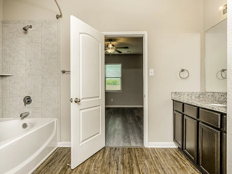 1403 Park Trails Blvd — Photo 10