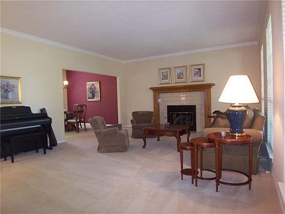 4th image of 11909 Cherie Dr