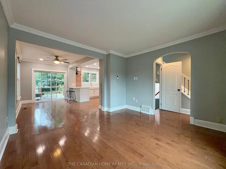 71 English St — Photo 9