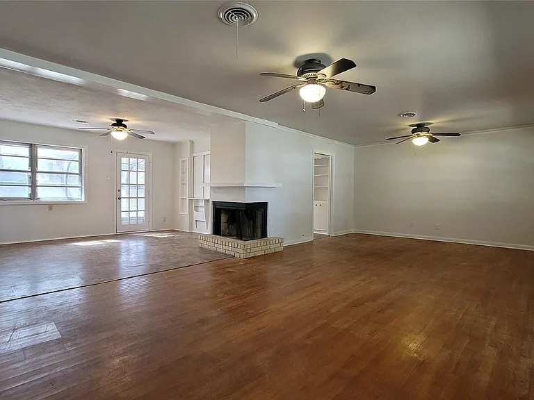 801 Rosewood Dr — Photo 4