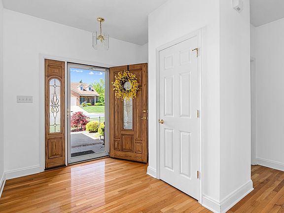 4th image of 226 Donna Dr
