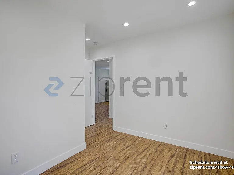 1917 Hyperion Ave — Photo 9