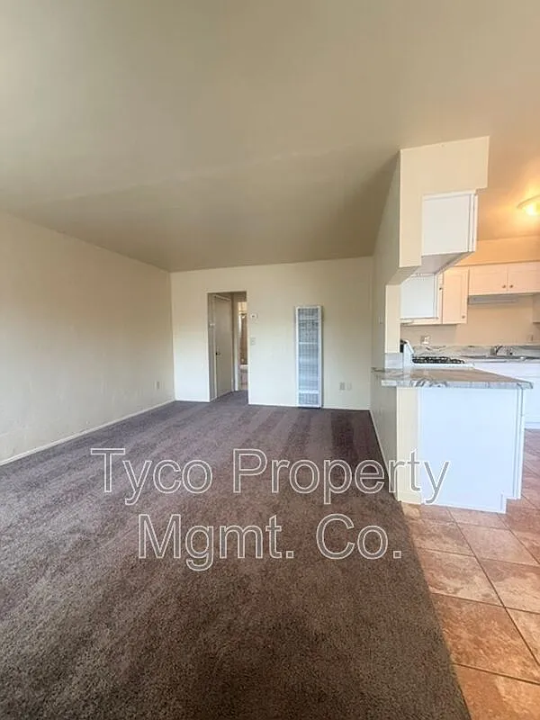 1 bed, 1.0 bath, 825 sqft, $1,800 — Photo 3