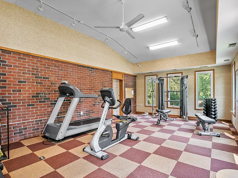 24/7 Fitness Center