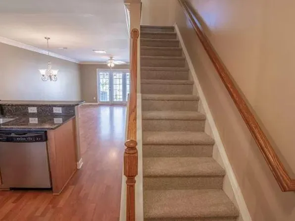 1218 Green Oaks Ln APT B, Charlotte, NC 28205
