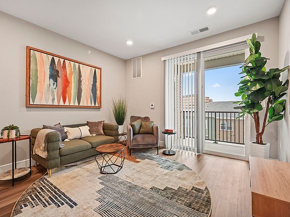 5th image of 100 Lofts Dr #18