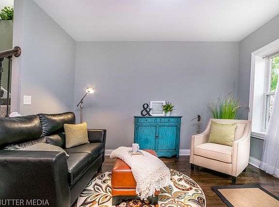 3rd image of 2303 Harvey Ave