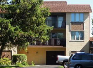 6040 W Eastwood Ave APT 203, Chicago, IL 60630