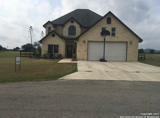 378 Tawny Oak Cir, Bandera, TX 78003