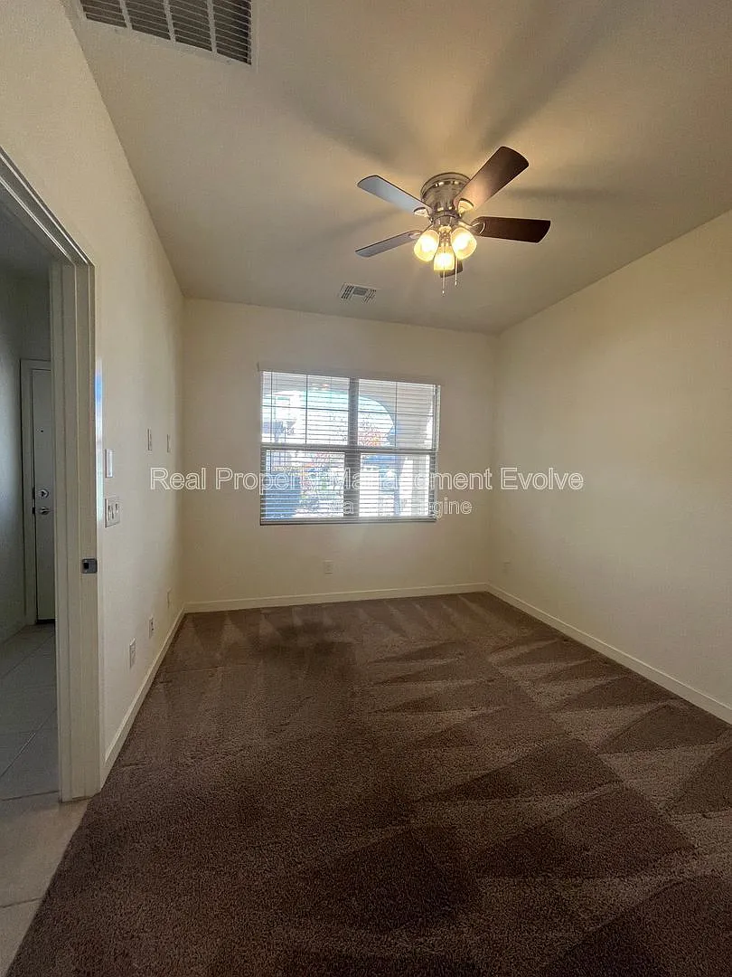 Building Photo - 4064 E Pony Ln #101