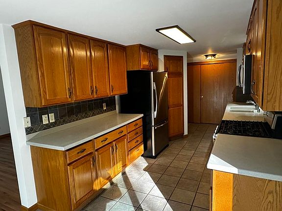 4th image of 2232 Tower Dr