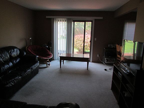 4th image of 8333 Lakeview Ct