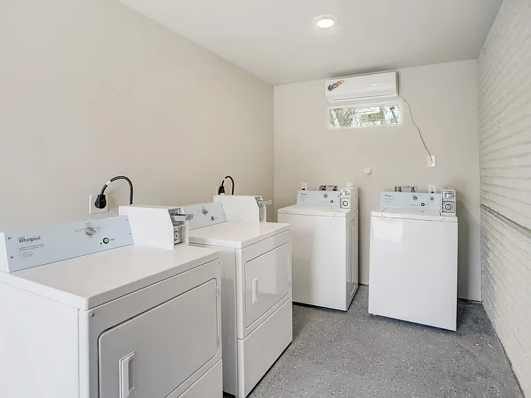 3448 Elgin St #5 — Photo 8