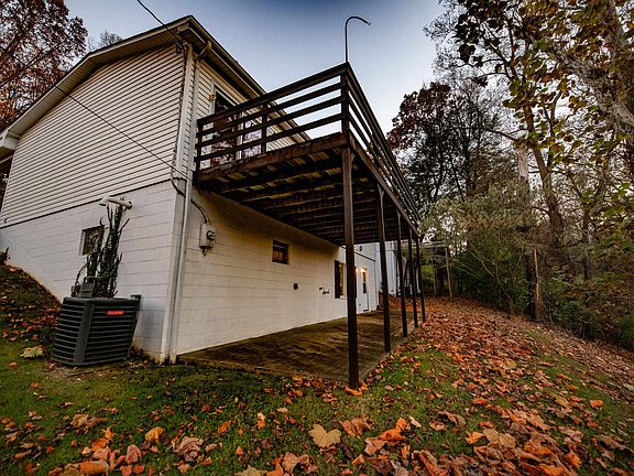 5th image of 126 Parkway Dr