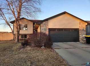 7216 W 66th St, Sioux Falls, SD 57106