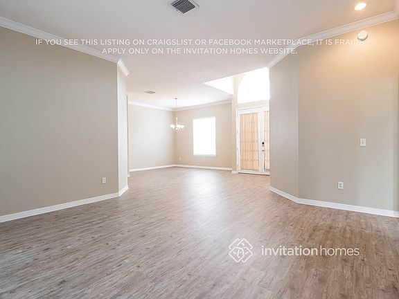 4th image of 594 Caledonia Pl