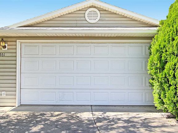3rd image of 261 W Gloucester Cir