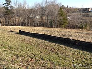 2nd image of 1 Staghorn Ct Unit 1