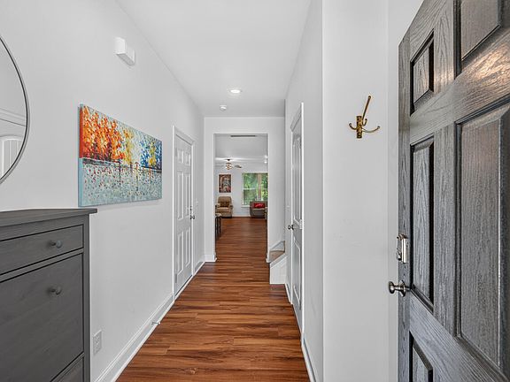 2nd image of 208 Silas St