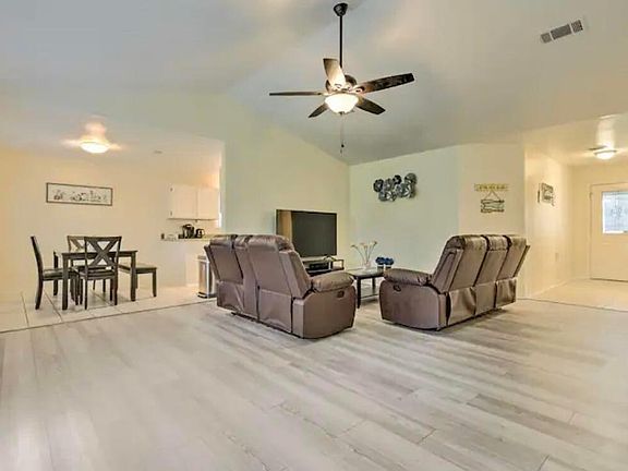 4th image of 1410 Sterling Point Dr