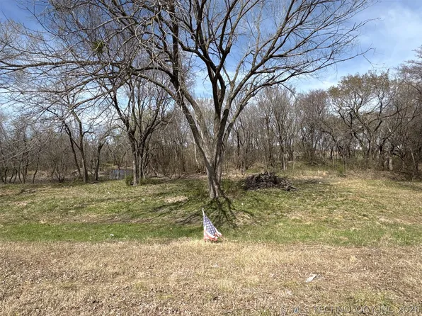 Highway 266 Hwy, Checotah, OK 74426