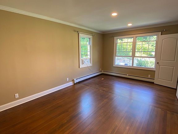 5th image of 37 Grace St