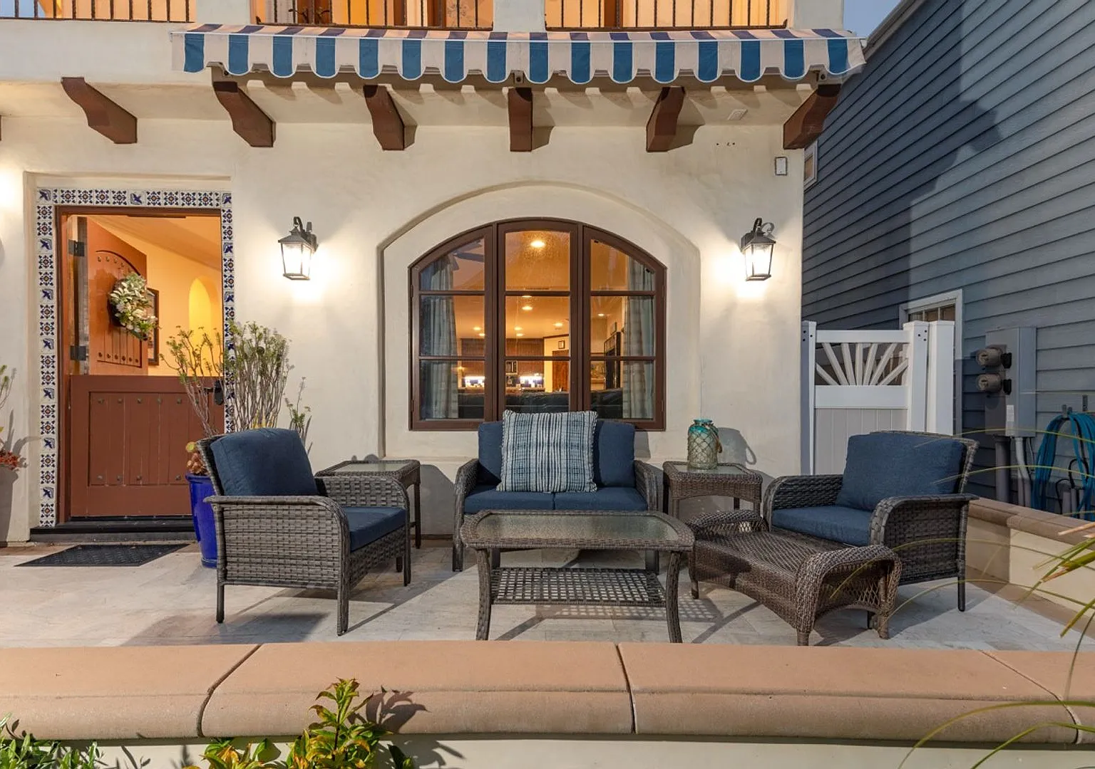 Newport Beach Balboa Peninsula Beach House with Rooftop Deck | Weekly & 30+ Night Stays — Photo 3
