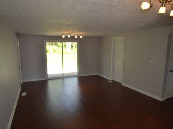 2nd image of 1161 W Briarcliff Dr