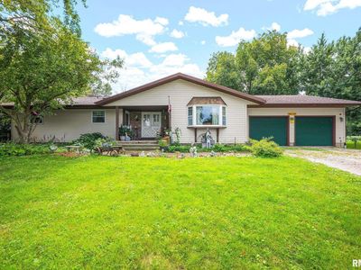 800 E 8th St, Delavan, IL, 61734