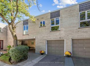 25 Proudbank Millway, Toronto, ON M2L1P3