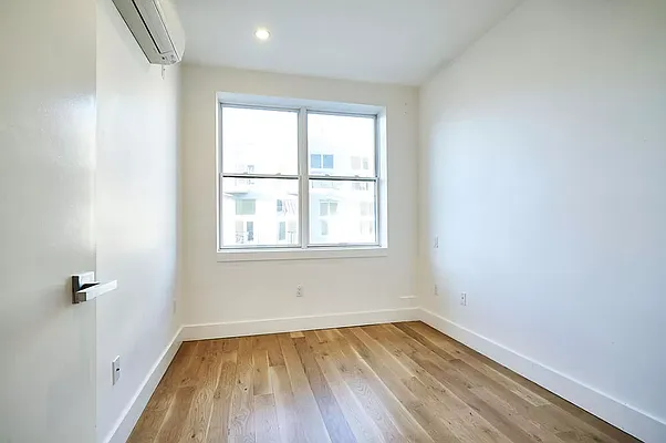 Rented by Lodger Corp | media 11