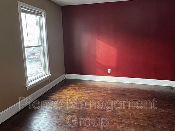 5th image of 15 Franklin St #1