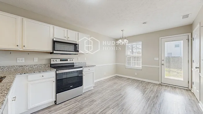 3111 Wellington Pl — Photo 5