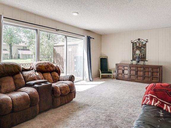 2nd image of 28 Britten Cir