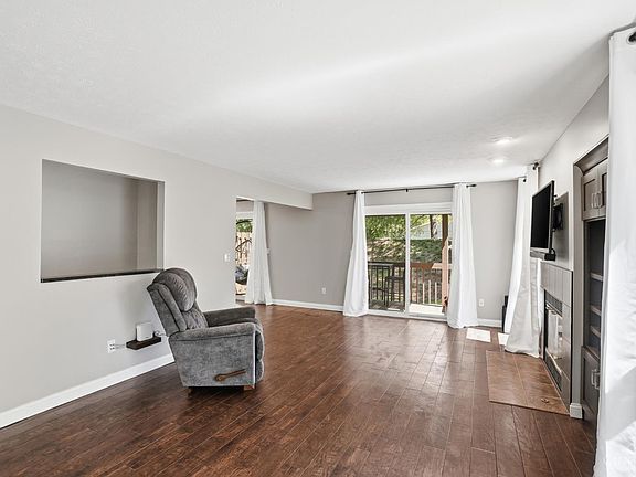 5th image of 9338 Hunters Creek Dr