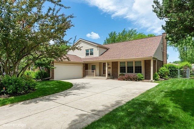 1st image of 204 E Russet Way