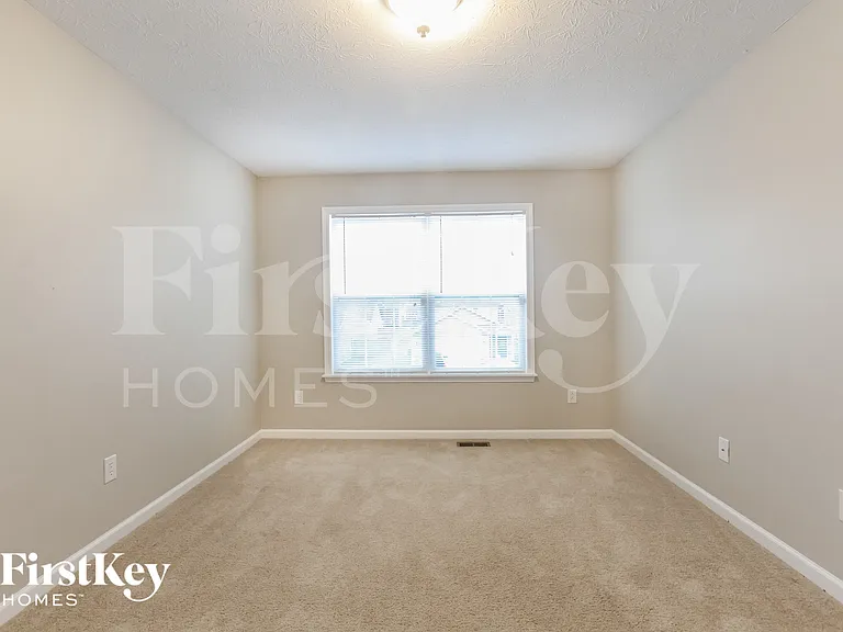 5776 Bluff View Ln — Photo 10