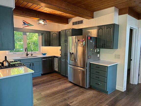 Bright and spacious fully stocked kitchen