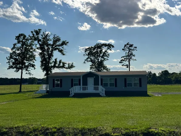 132 Roberts Rd, Logansport, LA 71049