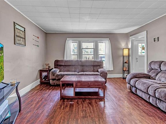 4th image of 50 Sawyer Ave