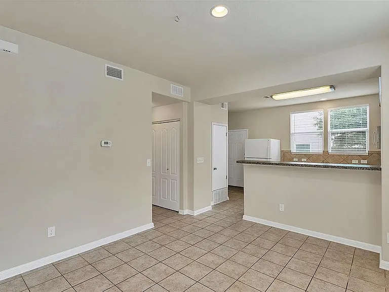 334 Newberry Main Cv — Photo 8