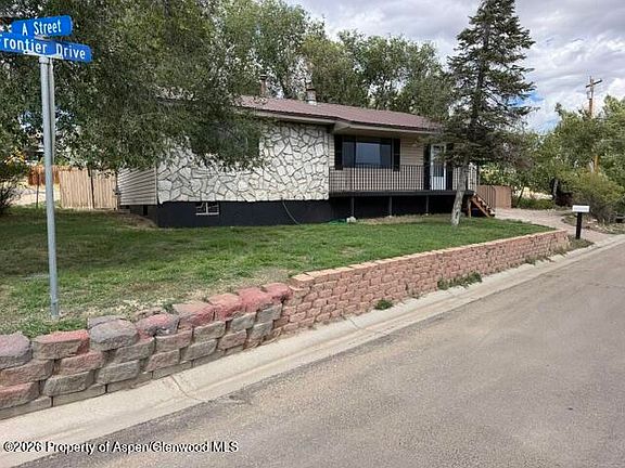 2nd image of 1903 Frontier Dr