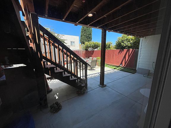 4th image of 1028 Schwerin St