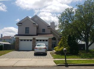 75 Major Dr, Sayreville, NJ 08872