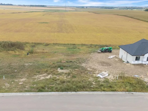 405 W Willow Trl, Crooks, SD 57020