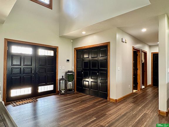 3rd image of 900 Saint Andrews Ct