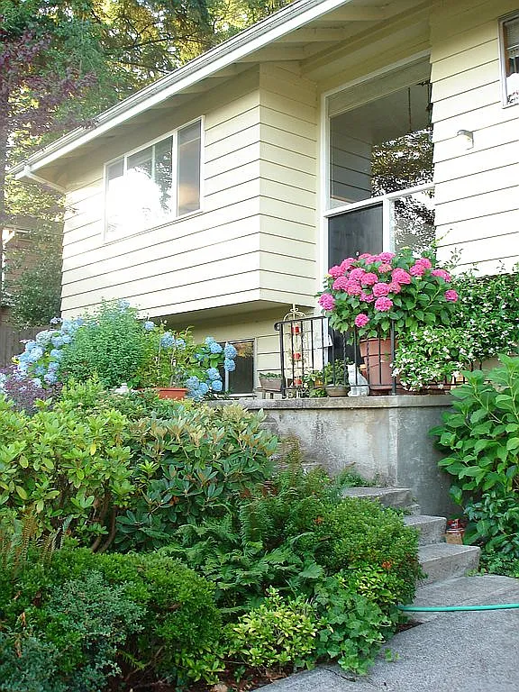 730 W 28th Ave photo 1
